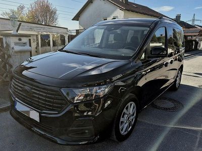 Usata Ford Tourneo Connect Titanium 114 CV (83 kW) 2022 Nero Monovolume