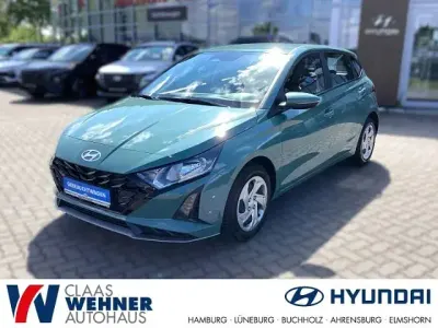 Gebraucht Hyundai i20 Select 101 PS (74 kW) 2025 Gruen Kleinwagen