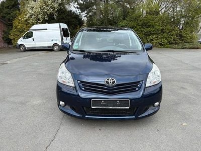 Usata Toyota Verso Edition 147 CV (108 kW) 2011 Blu Monovolume