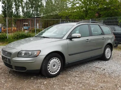 Używany Volvo V50 Kinetic 109 KM (80 kW) 2007 Zielony Kombi