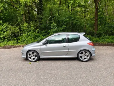 Używany Peugeot 206 RC 177 KM (130 kW) 2003 Srebrny Coupe