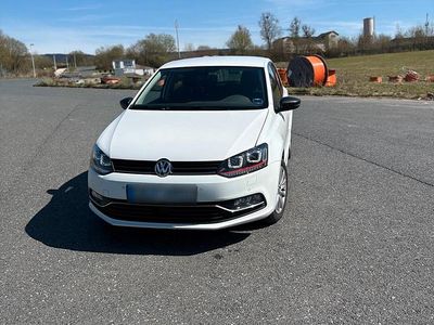 Gebraucht VW Polo Highline 90 PS (66 kW) 2015 Weiß Kleinwagen