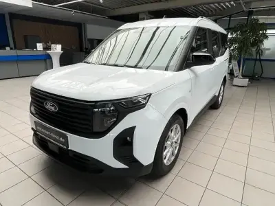 Używany Ford Tourneo Courier Titanium 125 KM (91 kW) 2024 Biały Minivan