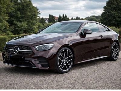 Gebraucht Mercedes E300 265 PS (194 kW) 2022 Rot Coupé