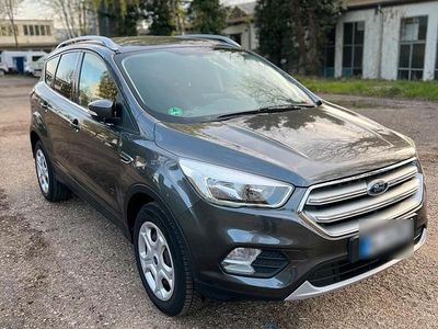 Gebraucht Ford Kuga Sport 150 PS (110 kW) 2017 Grau SUV