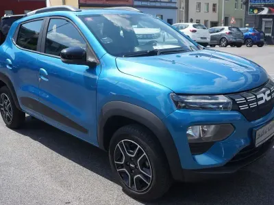 Usado Dacia Spring 33 kW (45 CV) 2023 Azul Utilitario