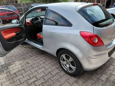 Gebraucht Opel Corsa Sport 80 PS (58 kW) 2009 Starsilber Kleinwagen