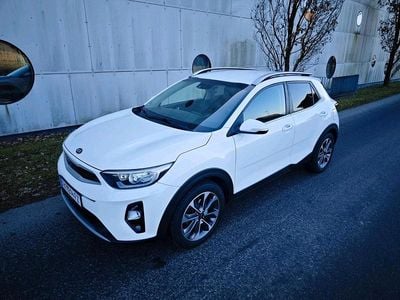 Weiß Gebraucht 2017 Kia Stonic Gold SUV | 9.750 € (Fairer Preis)