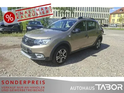 Gebraucht Dacia Sandero Celebration 90 PS (66 kW) 2018 Unbekannt Limousine