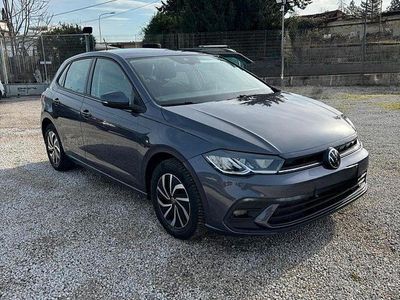 Grau Gebraucht 2023 VW Polo Life Kleinwagen | 15.700 € (Fairer Preis)