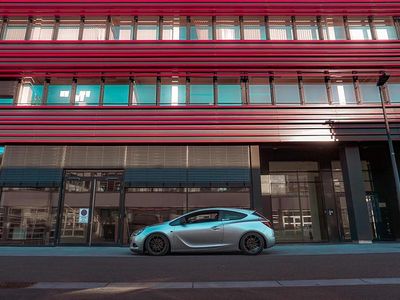 Gebraucht Opel Astra GTC 200 PS (147 kW) 2015 Silber Coupé