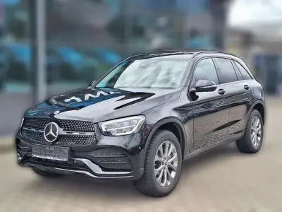 Gebraucht Mercedes GLC300e AMG line 194 PS (142 kW) 2021 Schwarz metallic SUV