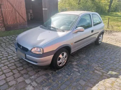 Gebraucht Opel Corsa Edition 65 PS (47 kW) 1999 Silber Kleinwagen