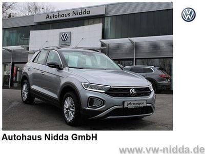 Gebraucht VW T-Roc Life 150 PS (110 kW) 2024 Pyritsilber metallic SUV