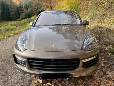 Gebraucht Porsche Cayenne Turbo 519 PS (381 kW) 2015 Braun SUV