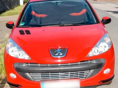 Gebraucht Peugeot 206+ 60 PS (44 kW) 2009 Rot Kleinwagen