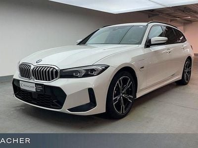 Gebraucht BMW 320e M Sport 163 PS (119 kW) 2022 Weiß Limousine