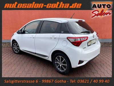 Second-hand Toyota Yaris Club 112 CP (82 kW) 2019 Alb Hatchback
