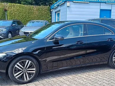 Gebraucht Mercedes CLA180 150 PS (110 kW) 2022 Schwarz Limousine