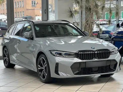 Gebraucht BMW 320e M Sport 204 PS (150 kW) 2022 Grau metallic Kombi