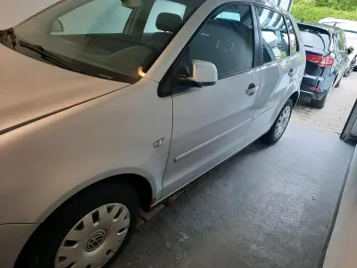 Gebraucht VW Polo 64 PS (47 kW) 2004 Silber Kleinwagen