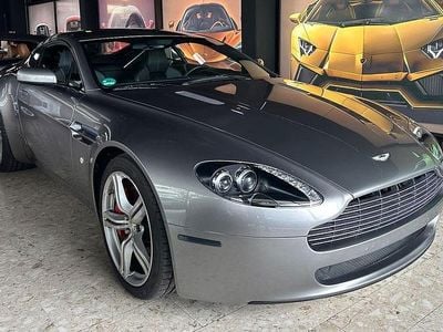Aston Martin V8