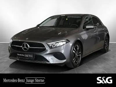 Gebraucht Mercedes A180 116 PS (85 kW) 2025 Metalliclack mountaingrau Limousine