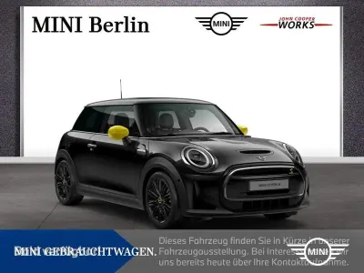 Gebraucht Mini Cooper SE 135 kW (184 PS) 2023 Schwarz Kleinwagen