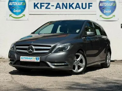 Gebraucht Mercedes B180 109 PS (80 kW) 2014 Grau Van / Kleinbus
