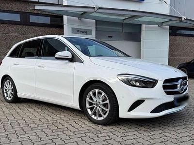 Usata Mercedes B200 Progressive 163 CV (119 kW) 2019 Bianco Monovolume