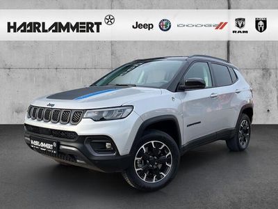 Gebraucht Jeep Compass Trailhawk 241 PS (177 kW) 2022 Vr348) (silber SUV