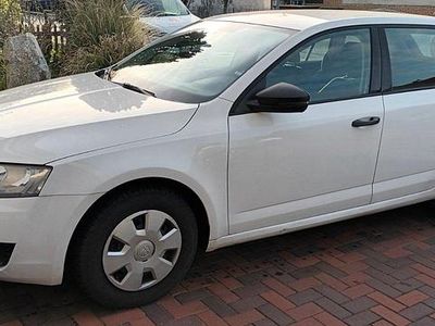 Gebraucht Skoda Octavia Active 105 PS (77 kW) 2014 Weiß Kleinwagen