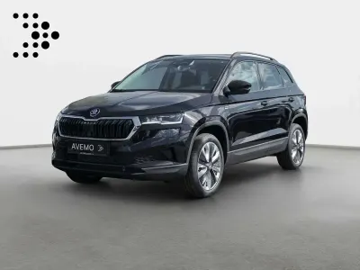 Neu Skoda Karoq Tour 150 PS (110 kW) 2026 Moonweiss metallic SUV