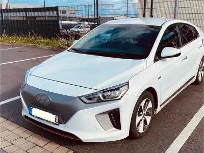 Gebraucht Hyundai Ioniq Premium 88 kW (120 PS) 2019 Weiß Kleinwagen