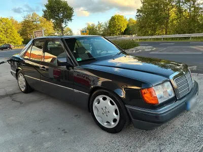 Gebraucht Mercedes E220 1993 Limousine