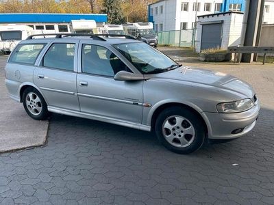 Second-hand Opel Vectra 125 CP (91 kW) 2001 Argintiu Break