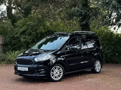 Gebraucht Ford Tourneo Courier Titanium 101 PS (74 kW) 2015 Schwarz Van / Kleinbus