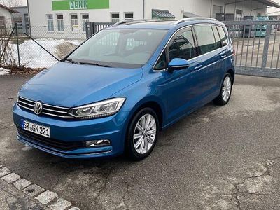 Blau Gebraucht 2016 VW Touran Highline Van / Kleinbus | 17.600 € (Fairer Preis)