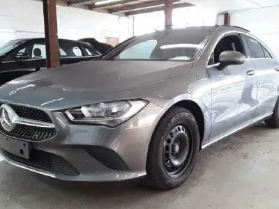 Gebraucht Mercedes CLA200 163 PS (119 kW) 2022 Grau Limousine