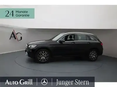 Gebraucht Mercedes GLC300 211 PS (155 kW) 2021 Unilack schwarz uni SUV