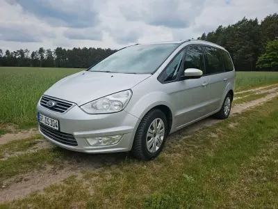 Gebraucht Ford Galaxy 140 PS (102 kW) 2011 Silber Van / Kleinbus