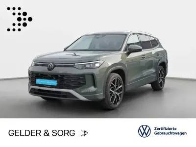 Second-hand VW Tayron Life 193 CP (141 kW) 2025 Verde SUV