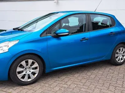 Gebraucht Peugeot 208 Access 68 PS (50 kW) 2012 Blau Kleinwagen