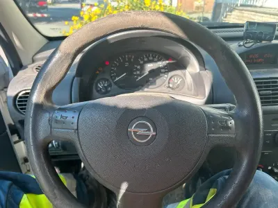 Gebraucht Opel Combo 75 PS (55 kW) 2011 Weiß Van / Kleinbus