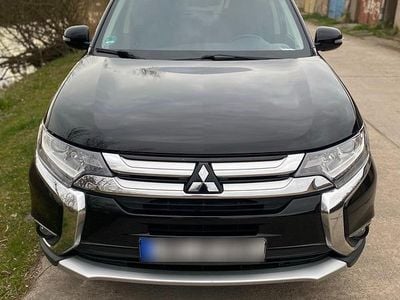 Gebraucht Mitsubishi Outlander Plus 150 PS (110 kW) 2017 Schwarz SUV