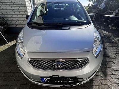 Begagnad Kia Venga Vision 90 HK (66 kW) 2010 Grå Halvkombi