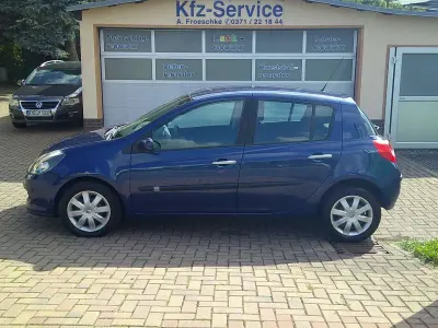 Gebraucht Renault Clio Dynamique 101 PS (74 kW) 2007 Blau methyl Kleinwagen