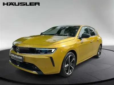 Używany Opel Astra Elegance 179 KM (131 kW) 2022 Żółty Sedan/Limuzyna