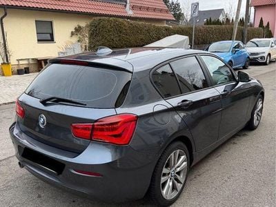 Gebraucht BMW 118 Sport Line 150 PS (110 kW) 2017 Grau Kleinwagen