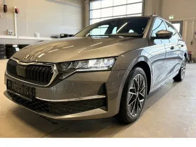 Second-hand Skoda Octavia Style 150 CP (110 kW) 2025 Gri Break